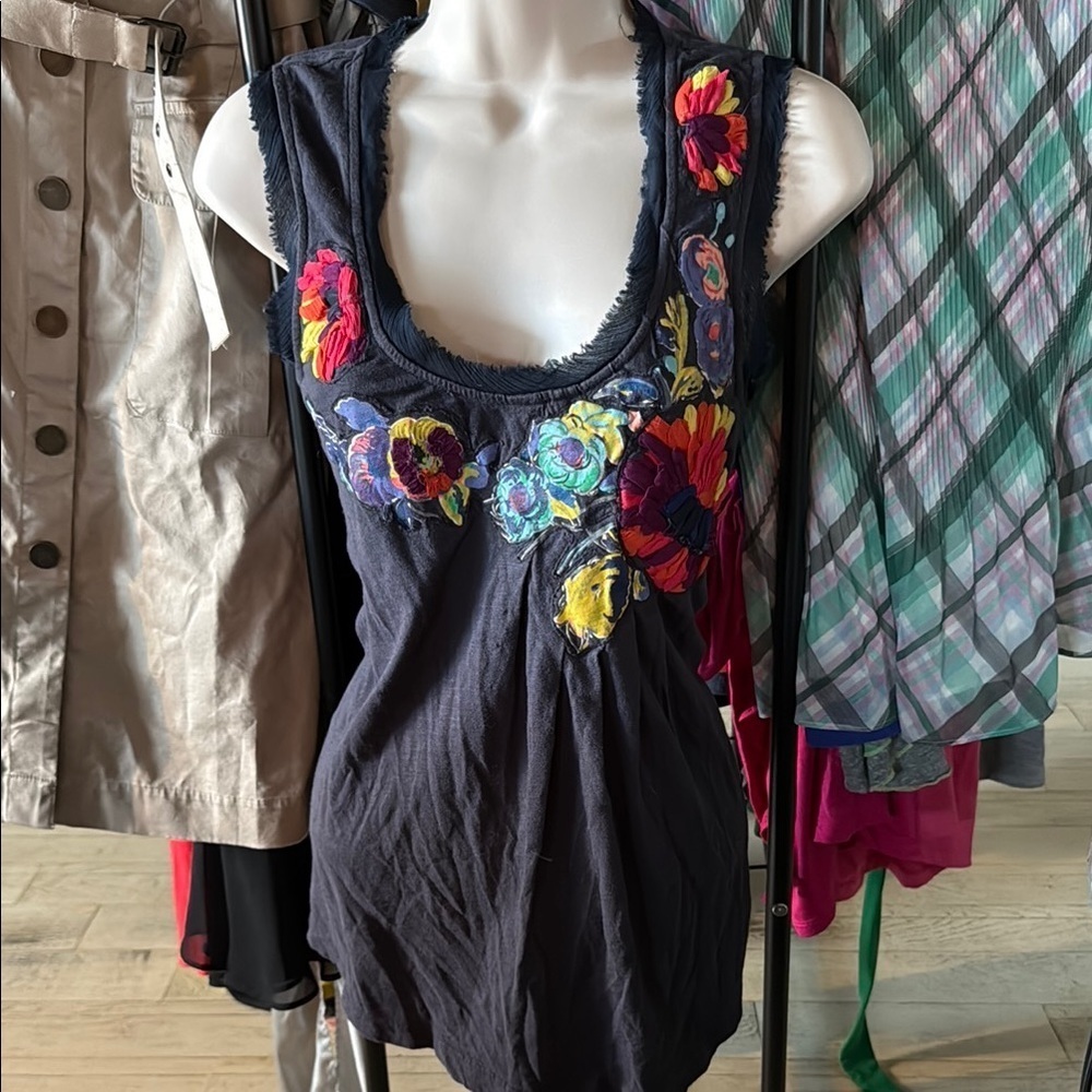 Floral Embroidered Women's Tank Top